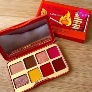 Brand New Too Faced Light My Fire Mini Eye Shadow Palette Matte & Shimmer Finish